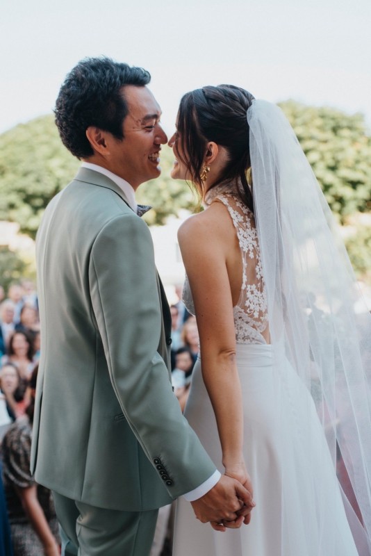 Trouve une maquilleuse pour un maquillage haute tenue pour mon mariage au Domaine de Tourieux proche de  Lyon en Rhône-Alpes