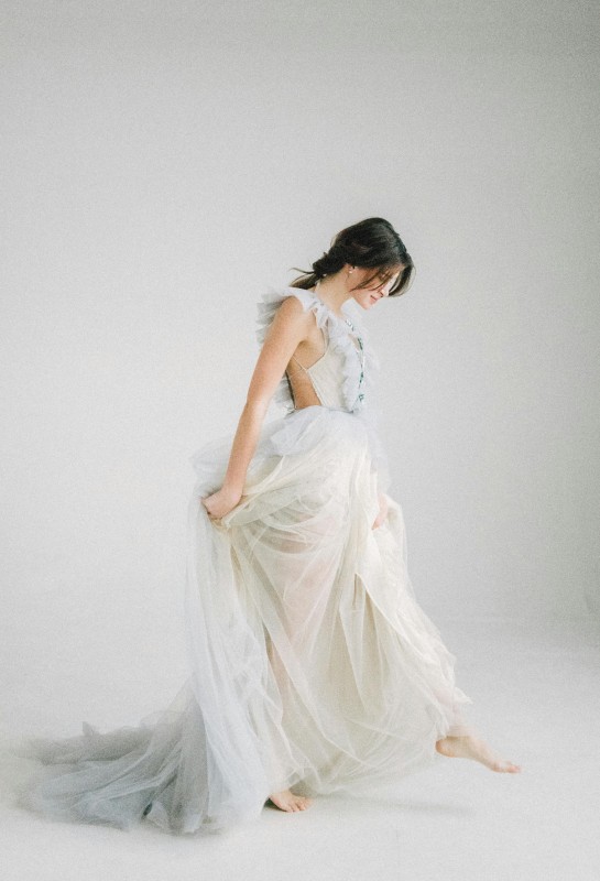 Coiffeuse mariage à domicile pour mon mariage au Château des Ravatys proche de Villefranche sur Saône. Mise en beauté personnalisée : révélez votre vraie nature le jour J

