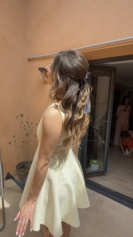 Coiffeuse spécialiste en cheveux détachés pour mon mariage au Château de Chavagnac proche de Valence en Rhône-Alpes,