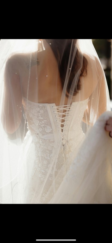 Maquilleuse pour mon mariage pour un maquillage naturel et raffiné au Château des Ravatys proche de Villefranche sur Saône. La mise en beauté personnalisée : révéler l’unicité de chaque regard
