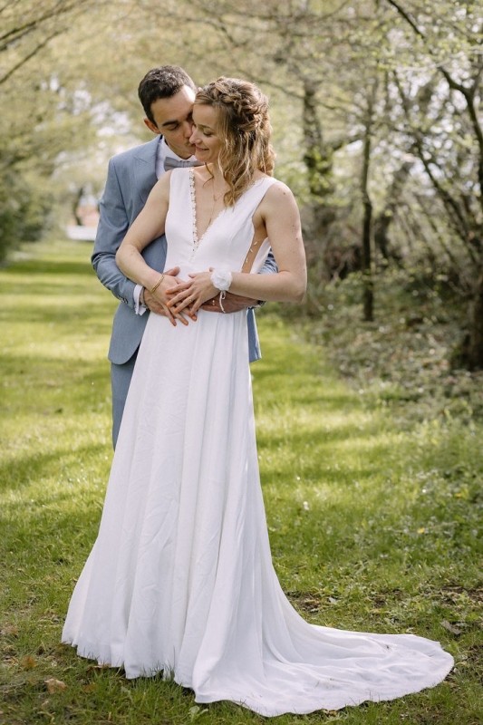 Trouve une coiffeuse à domicile pour une coiffure mariée au Domaine de la Ruisseliere à Lacenas proche de Villefranche sur Saône