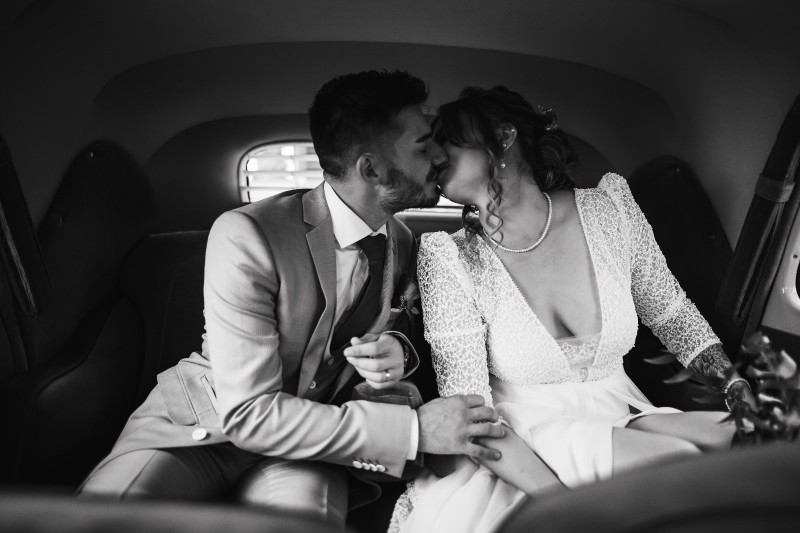 Coiffure maquillage mariée à Villefranche sur Saône en Rhône-Alpes : Comment Réagir si Votre Coiffeuse Ne Peut Pas Venir le Jour de Votre Mariage ?