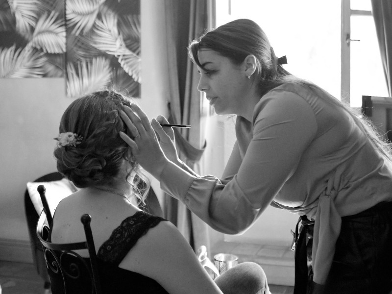 Maquilleuse mariée à domicile pour mon mariage au Château de Laforest à Thizy les bourgs en Rhône-Alpes.