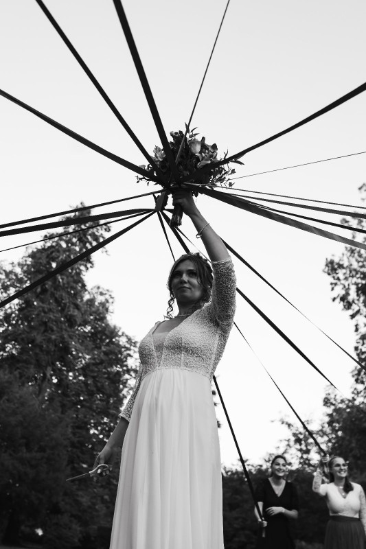 maquillage mariée  haut de gamme pour un mariage à  Mâcon en Saône et Loire . Les forfaits beauté pour les mariées : sont-ils vraiment avantageux ?

