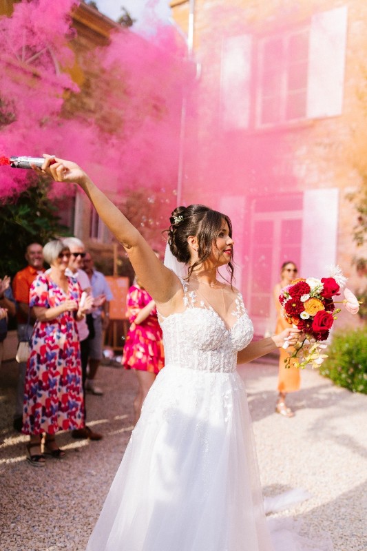 Coiffure maquillage mariée à domicile à Lyon en Rhône : Quand Planifier Votre Essai Maquillage pour Votre Mariage ?