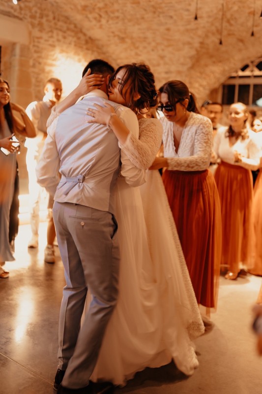 Besoin de la meilleure maquilleuse mariage à domicile, experte en maquillage luxe pour une mise en beauté nuptiale impeccable et sophistiquée. au Château de Pizay à Belleville-en-Beaujolais en Rhône-Alpes 