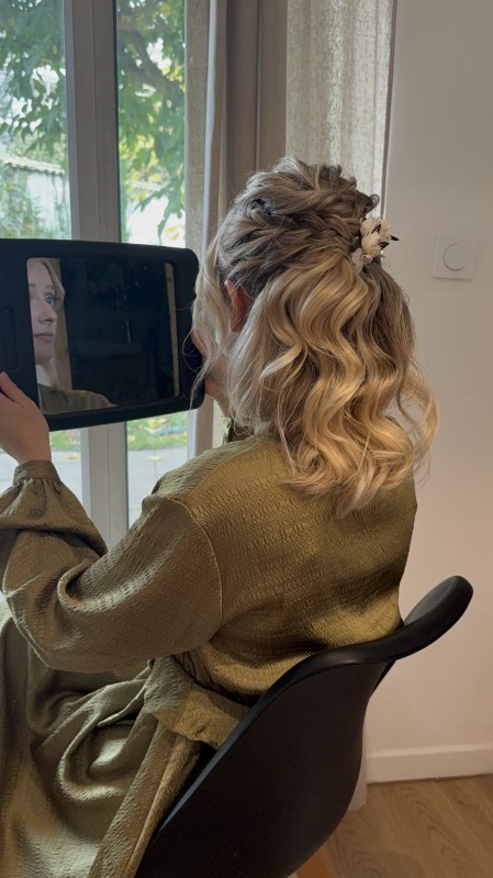 Coiffure maquillage mariée à domicile à Villefranche sur Saône. Idées de coiffures pour cheveux fins qui manquent de volume

