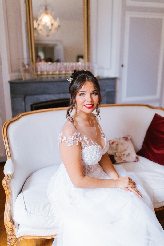 Jessica coiffeuse maquilleuse mariée à domicile à lyon : Doit-on commencer par la coiffure ou le maquillage ?