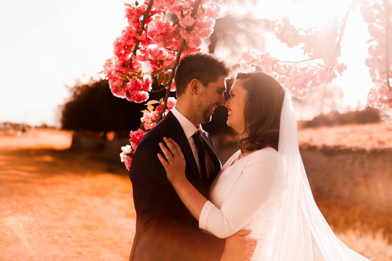 Je cherche une maquilleuse à domicile pour mon mariage à Mâcon en Saône et Loire pour un maquillage naturel avec faux cils