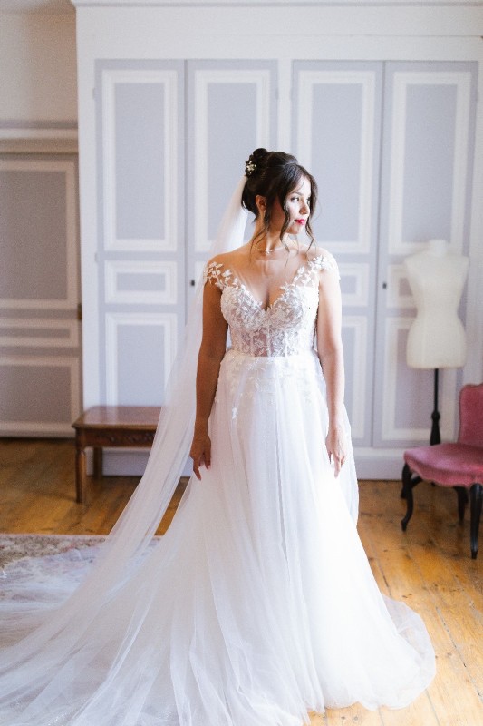 Trouve la meilleure maquilleuse pour mon mariage au  Domaine de Patras à Solérieux, proche de Montélimar en Auvergne-Rhône-Alpes. Le maquillage sophistiqué : pour qui et dans quelles occasions ?