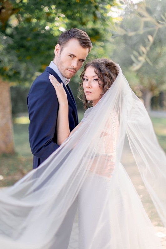 Trouve une maquilleuse  pour un maquillage naturelle et sobre de mariée au pour mon mariage au Séquoias Golf & Ressort à Ruy-Montceau proche de Lyon 