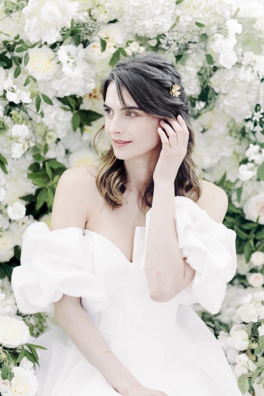 mariée en shooting photo en exterieur en hyver au Château champs renard proche de Villefranche sur Saône