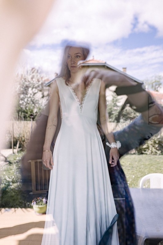 Je cherche une coiffeuse expérimentée pour ma coiffure de mariée sur cheveux long bouclés au Domaine de Tourieux à Savigny proche de Lyon dans le 69