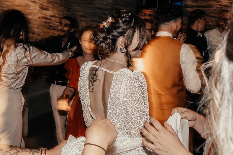 trouve une coiffeuse  pour mon mariage haut de gamme pour une coiffure classe sur Villefranche sur Saônedans le 69 