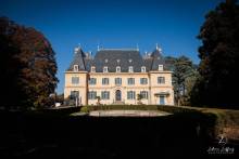 Je cherche au Château de Rajat une coiffeuse maquilleuse mariage à domicile
