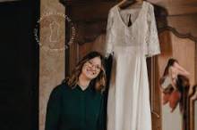 maison thérène et une tenue de robe de mariée qu'elle a créer
